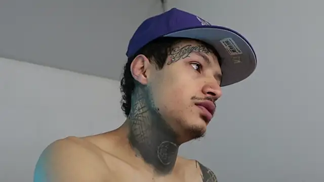 Snapshot of trieone chatting on December 28, 8:16 am trieone online show from December 28, 8:16 am