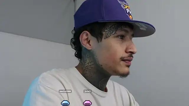 Snapshot of trieone chatting on January 1, 8:56 am trieone online show from January 1, 8:56 am