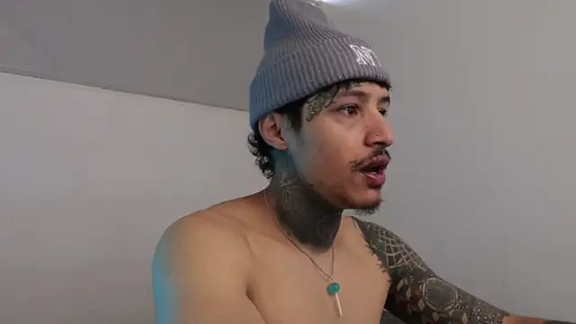 Snapshot of trieone chatting on January 16, 3:56 pm trieone online show from January 16, 3:56 pm