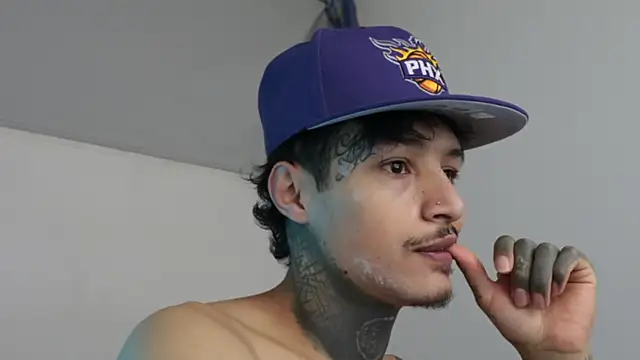 Snapshot of trieone chatting on January 31, 5:51 am trieone online show from January 31, 5:51 am