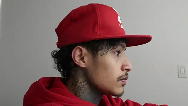 Snapshot of trieone chatting on February 21, 11:55 am trieone online show from February 21, 11:55 am