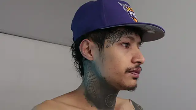 Snapshot of trieone chatting on February 25, 10:58 am trieone online show from February 25, 10:58 am