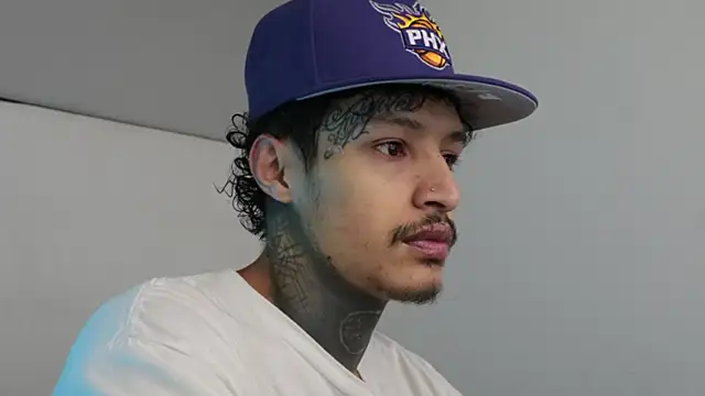 Snapshot of trieone chatting on February 28, 4:21 am trieone online show from February 28, 4:21 am