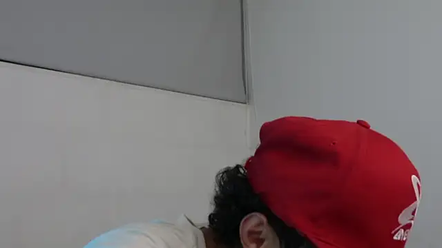 Snapshot of trieone chatting on March 3, 8:27 am trieone online show from March 3, 8:27 am