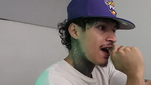 Snapshot of trieone chatting on March 12, 7:35 am trieone online show from March 12, 7:35 am