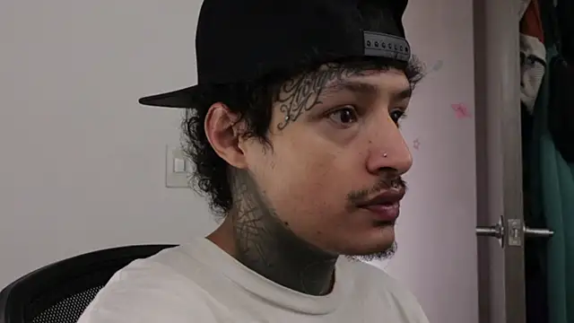 Snapshot of trieone chatting on September 13, 11:54 am trieone online show from September 13, 11:54 am