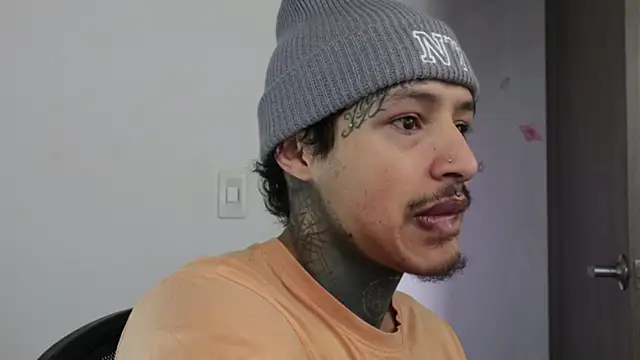 Snapshot of trieone chatting on September 15, 2:39 pm trieone online show from September 15, 2:39 pm