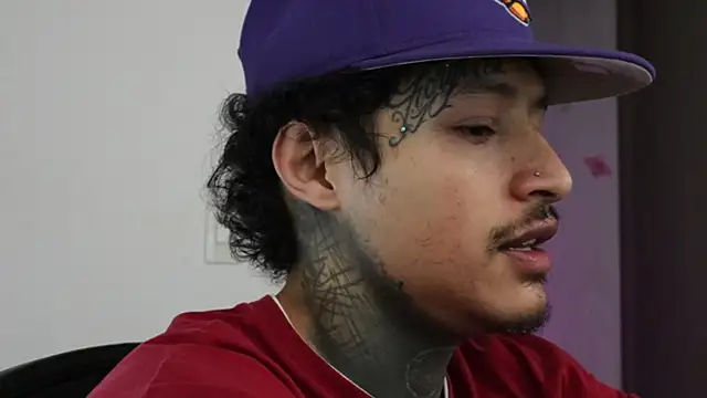 Snapshot of trieone chatting on September 18, 4:09 pm trieone online show from September 18, 4:09 pm