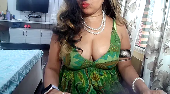 yourradhika online show from February 5, 5:42 pm