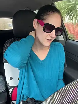 lolabunny9 online show from February 6, 4:14 pm