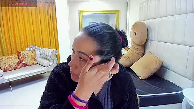 gaby trent online show from March 18, 4:04 pm