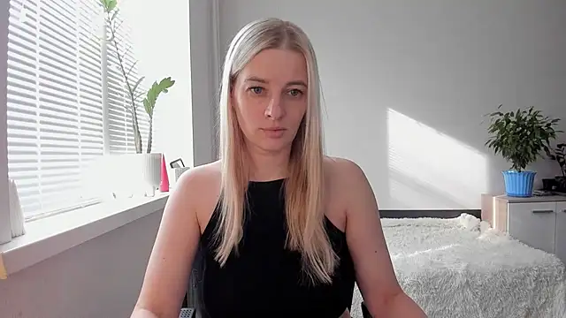 Snapshot of HILT_ON chatting on March 4, 8:13 am HILT ON online show from March 4, 8:13 am