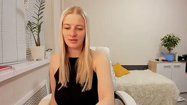 Snapshot of HILT_ON chatting on March 15, 1:40 pm HILT ON online show from March 15, 1:40 pm