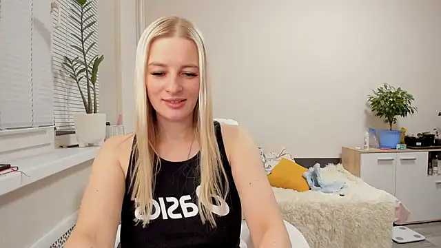 Snapshot of HILT_ON chatting on March 18, 1:09 pm HILT ON online show from March 18, 1:09 pm