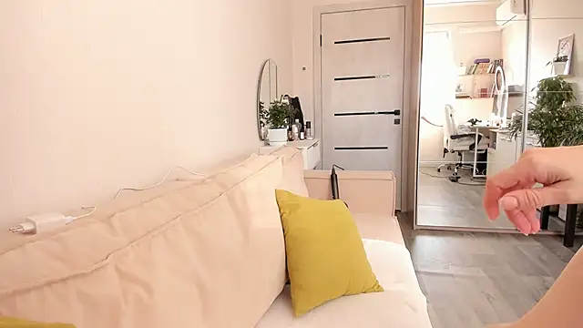 Snapshot of HILT_ON chatting on September 20, 2:56 am HILT ON online show from September 20, 2:56 am