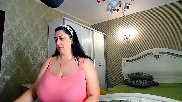 Evelyn Shy online show from January 28, 6:49 am