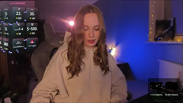 Snapshot of Rachel_Ro chatting on December 11, 8:18 pm Rachel Ro online show from December 11, 8:18 pm