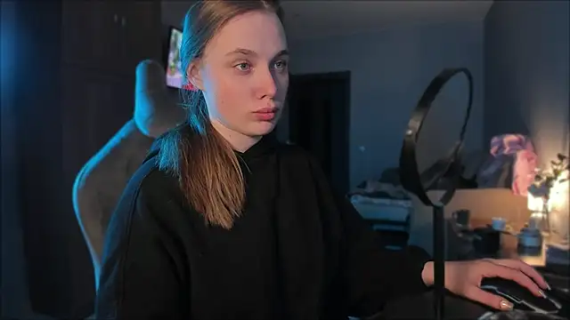 Snapshot of Rachel_Ro chatting on January 10, 7:57 am Rachel Ro online show from January 10, 7:57 am