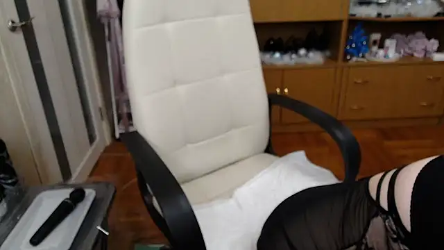 Snapshot of Mika_Passion chatting on December 29, 3:03 pm Mika Passion online show from December 29, 3:03 pm