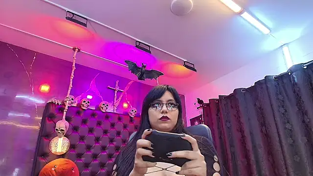 AlexHoe  online show from February 22, 1:00 am