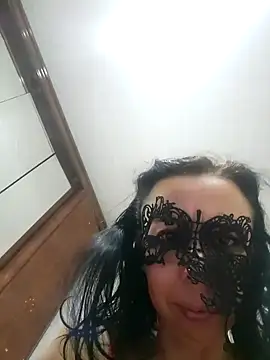 LAURAFOCOSA online show from January 3, 10:29 pm