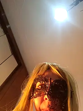 LAURAFOCOSA online show from February 15, 3:39 pm