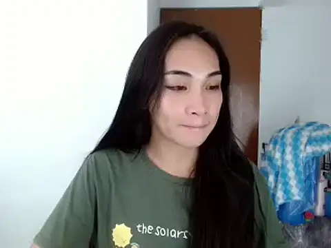 SweetLilly 18 online show from December 3, 4:50 pm