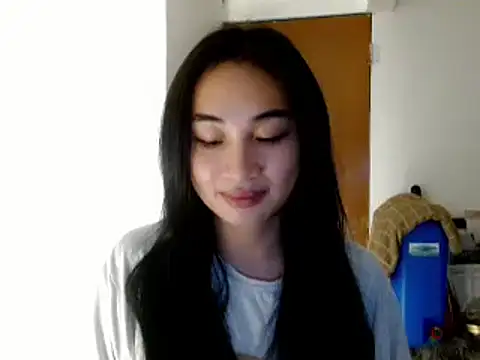 SweetLilly 18 online show from January 7, 2:19 pm