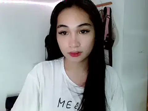 SweetLilly 18 online show from February 18, 11:33 am