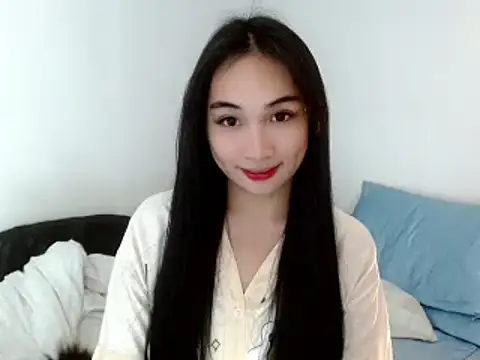 SweetLilly 18 online show from February 24, 3:33 am