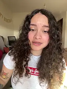 Snapshot of Sweet_sully__ chatting on February 19, 9:50 am Sweet sully online show from February 19, 9:50 am