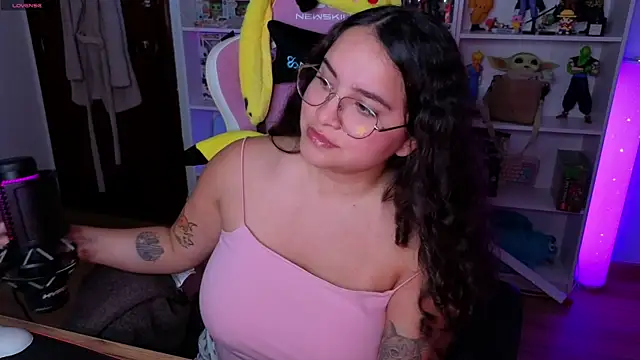 Snapshot of Sweet_sully__ chatting on November 7, 9:09 am Sweet sully online show from November 7, 9:09 am