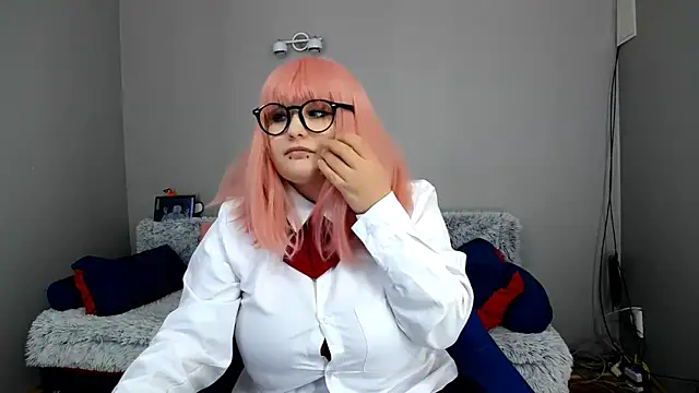 Estheri online show from January 16, 8:00 am