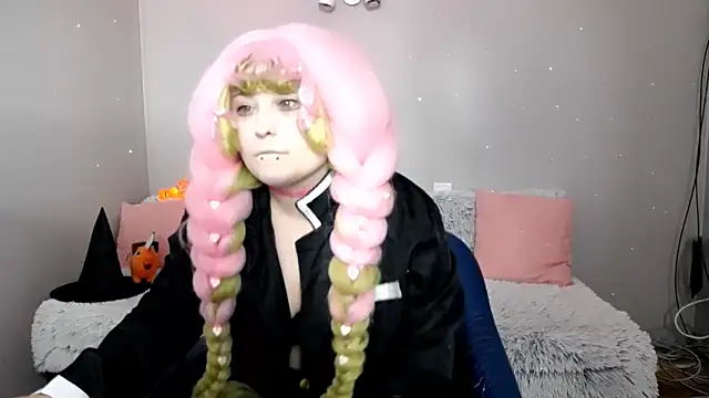 Estheri online show from October 27, 6:50 am