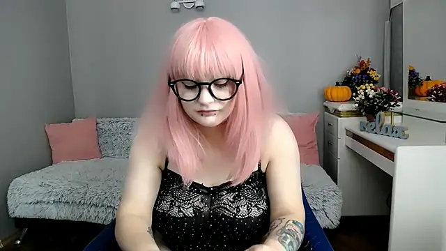 Estheri online show from November 17, 7:03 am