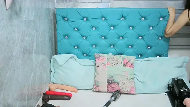 MAARYMOON online show from January 27, 11:11 am