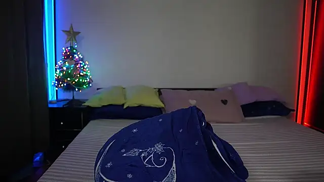 TiffanyPierce online show from December 30, 12:11 am