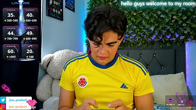 Snapshot of kamii_22 chatting on December 16, 8:05 pm kamii 22 online show from December 16, 8:05 pm