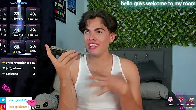 Snapshot of kamii_22 chatting on January 12, 12:39 am kamii 22 online show from January 12, 12:39 am