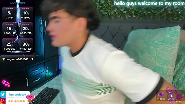 Snapshot of kamii_22 chatting on February 9, 2:40 pm kamii 22 online show from February 9, 2:40 pm