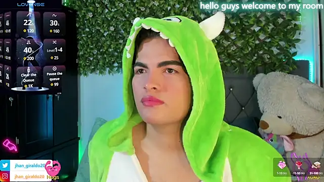 Snapshot of kamii_22 chatting on February 13, 8:17 am kamii 22 online show from February 13, 8:17 am