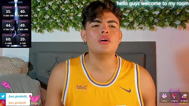 Snapshot of kamii_22 chatting on October 8, 1:53 pm kamii 22 online show from October 8, 1:53 pm