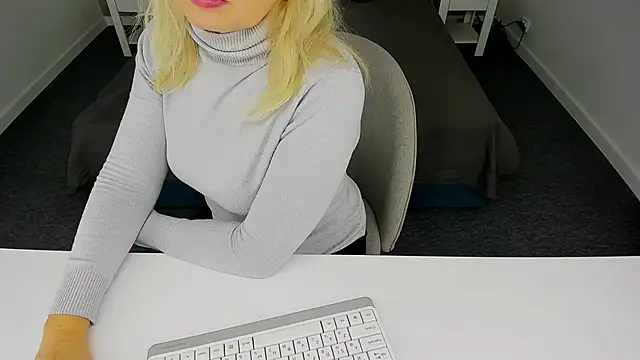 Snapshot of Abby_Moore_ chatting on January 27, 3:26 am Abby Moore online show from January 27, 3:26 am