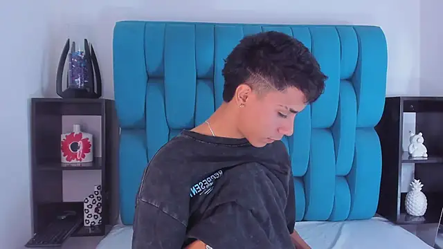 AlanNaughty online show from January 4, 8:37 pm