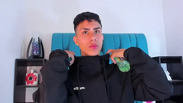 AlanNaughty online show from January 17, 9:17 pm