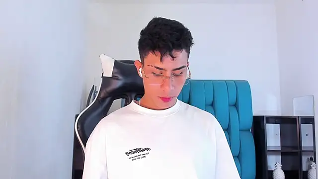 AlanNaughty online show from February 18, 10:47 pm