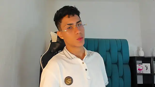 AlanNaughty online show from March 2, 3:02 am