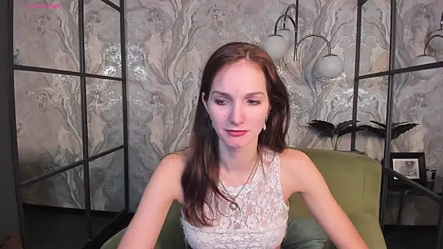 Snapshot of MirandaGlow chatting on February 6, 11:54 am MirandaGlow online show from February 6, 11:54 am