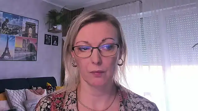 vanessa chat online show from March 10, 2:16 pm