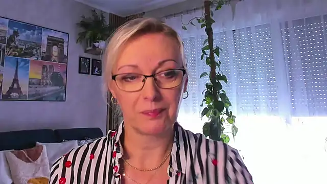 vanessa chat online show from September 19, 1:23 pm